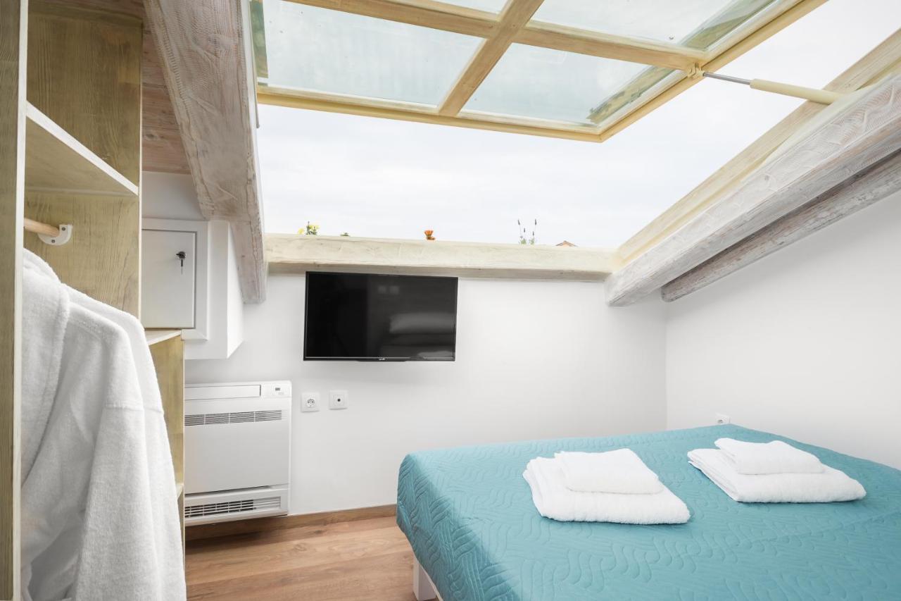 Sky Loft Corfu Old Town Apartments ภายนอก รูปภาพ